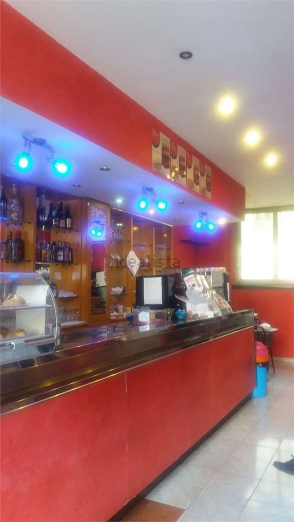 locale commerciale in vendita a Roma