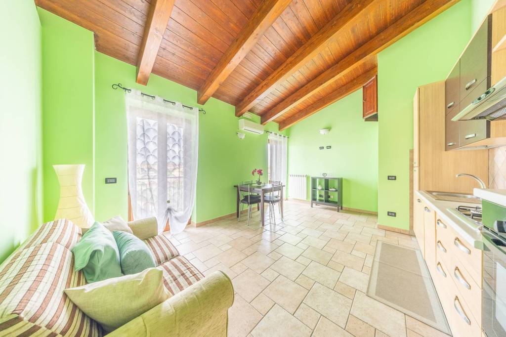 appartamento in vendita a Roma in zona Castelverde