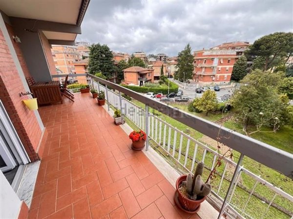 appartamento in vendita a Roma in zona Tomba di Nerone
