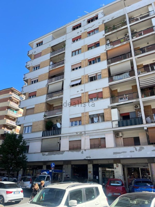 appartamento in vendita a Roma in zona Prenestino-Labicano