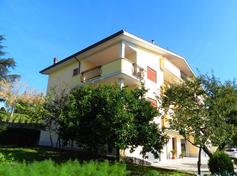appartamento in vendita a Roma in zona Casalotti