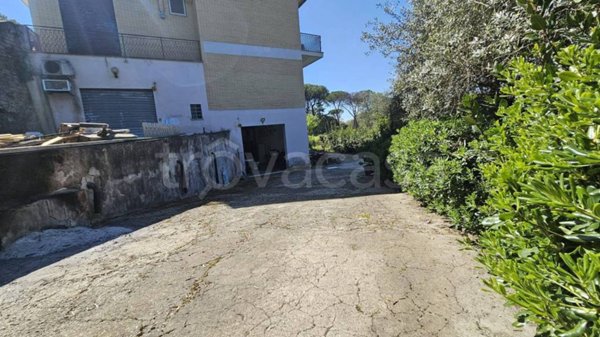 locale di sgombero in vendita a Roma