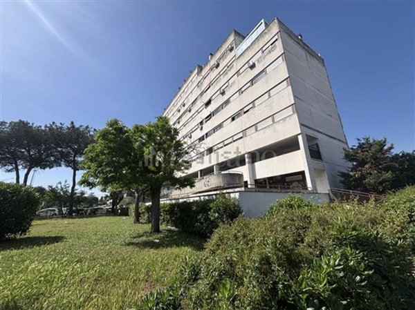 appartamento in vendita a Roma in zona Spinaceto