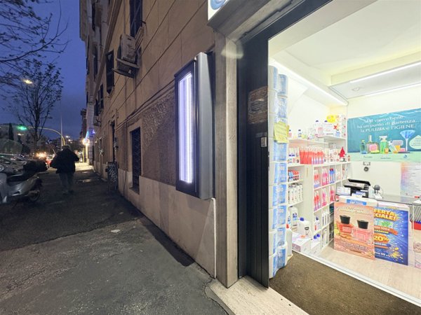 negozio in vendita a Roma