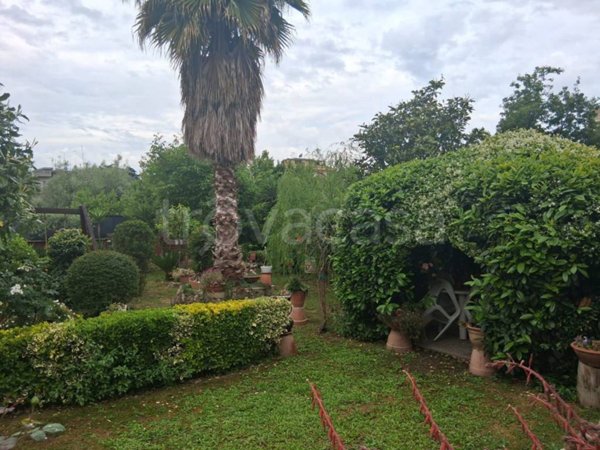 appartamento in vendita a Roma in zona Torre Maura