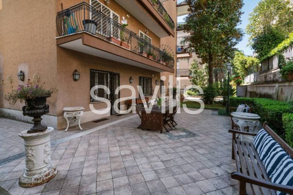 appartamento in vendita a Roma in zona EUR