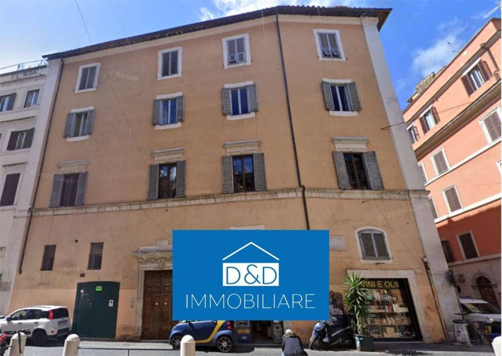 appartamento in vendita a Roma in zona Rione Regola
