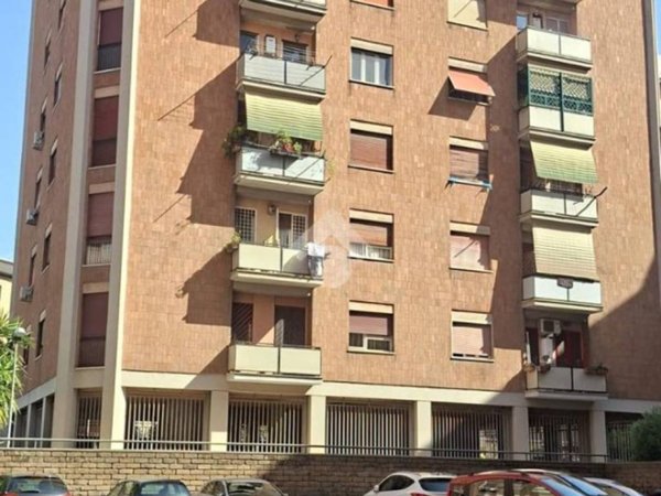 appartamento in vendita a Roma in zona Torre Spaccata