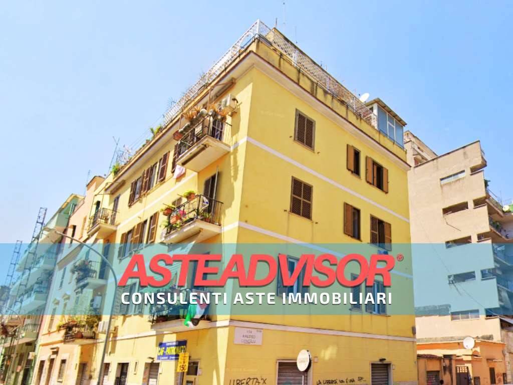 appartamento in vendita a Roma in zona Tuscolano