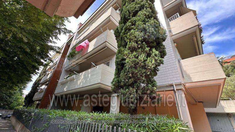 appartamento in vendita a Roma in zona Primavalle