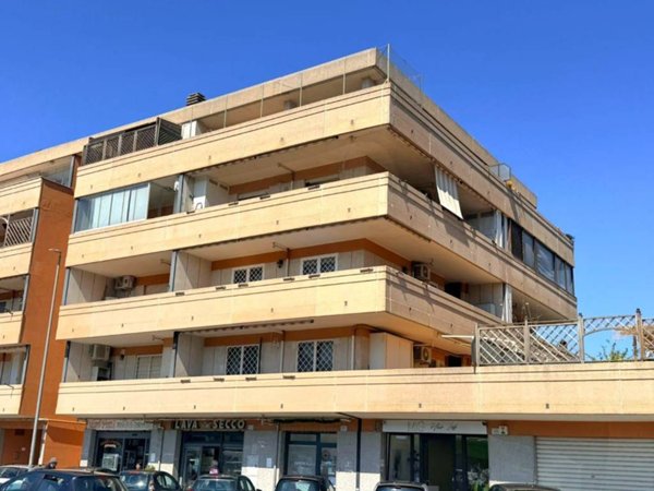 appartamento in vendita a Roma in zona Vitinia