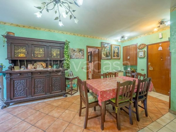 appartamento in vendita a Roma in zona Torre Angela