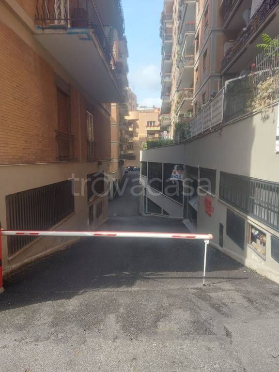 locale di sgombero in vendita a Roma in zona Gianicolense