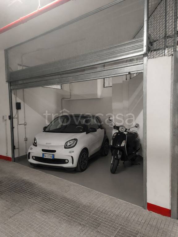 locale di sgombero in vendita a Roma in zona Portuense