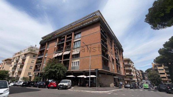 appartamento in vendita a Roma in zona Tor di Quinto