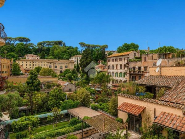 appartamento in vendita a Roma in zona Trastevere
