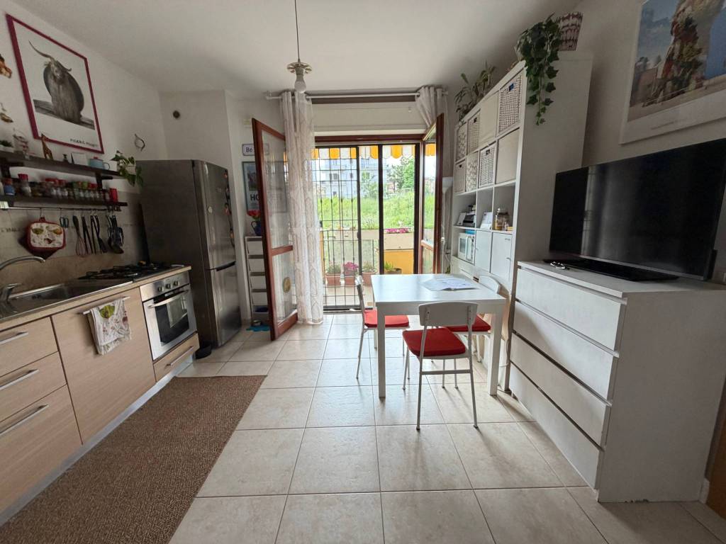 appartamento in vendita a Roma in zona Valle Muricana