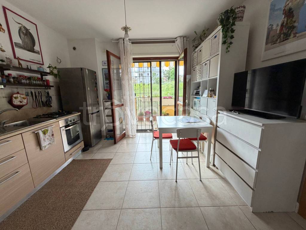 appartamento in vendita a Roma in zona Valle Muricana