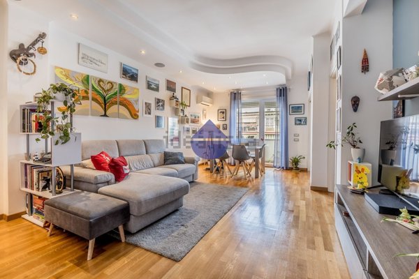 appartamento in vendita a Roma in zona Appio Pignatelli