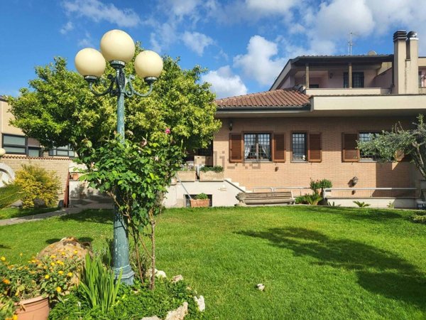 casa indipendente in vendita a Roma in zona Torre Maura