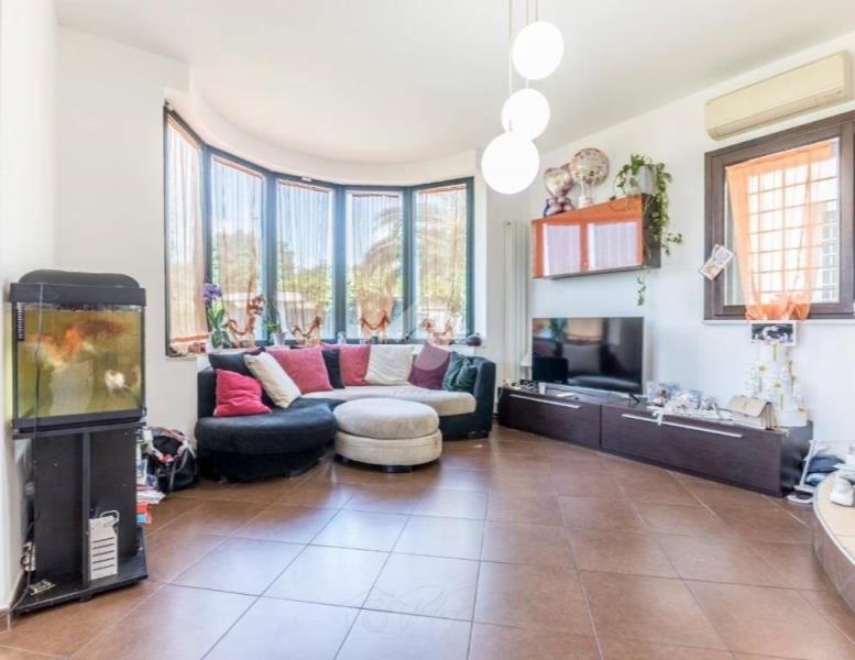 casa indipendente in vendita a Roma in zona Valle Muricana