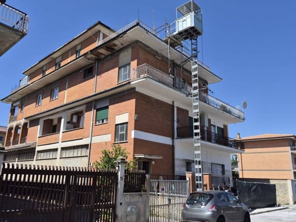 appartamento in vendita a Roma in zona Tor Vergata/Torrenova