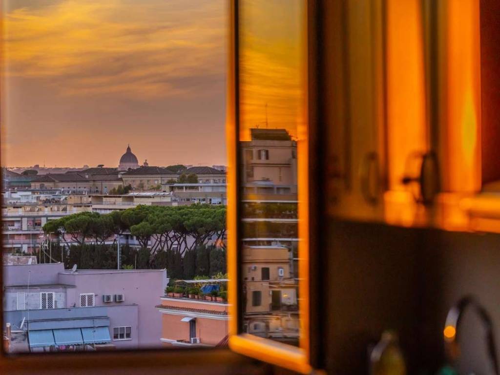 appartamento in vendita a Roma in zona Appio Latino
