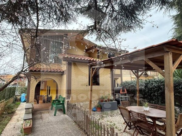 casa indipendente in vendita a Roma in zona Trigoria