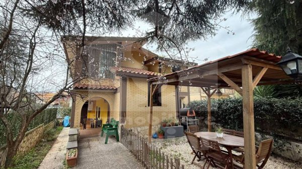 casa indipendente in vendita a Roma in zona Trigoria