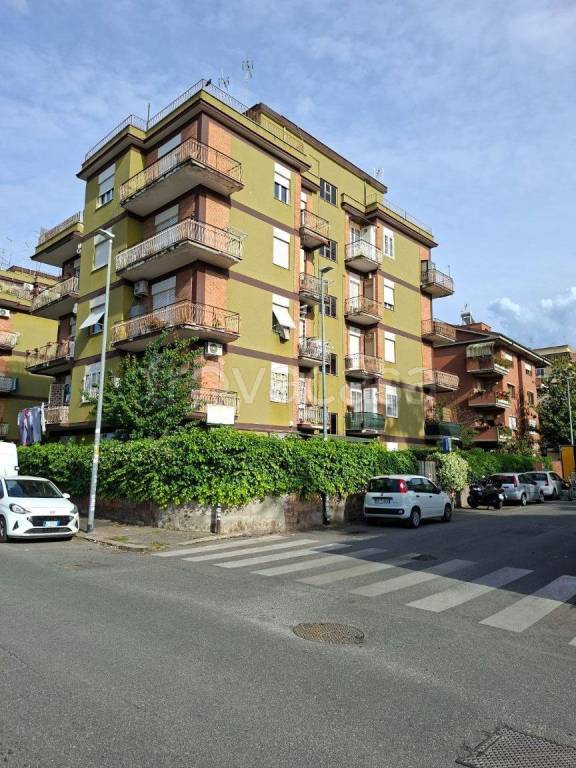 appartamento in vendita a Roma in zona Alessandrino