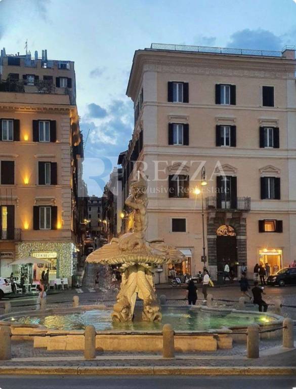 ufficio in vendita a Roma in zona Trevi-Colonna
