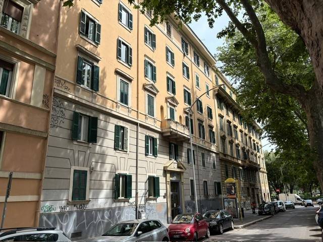 appartamento in vendita a Roma in zona Appio Latino