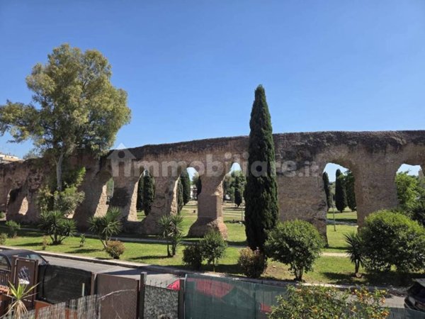 appartamento in vendita a Roma in zona Tuscolano
