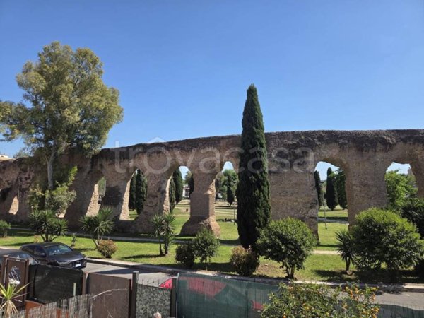 appartamento in vendita a Roma in zona Tuscolano