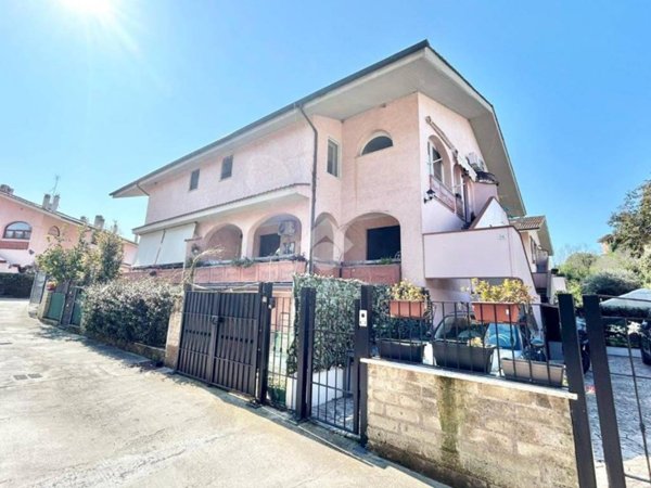 appartamento in vendita a Roma in zona Castel di Leva