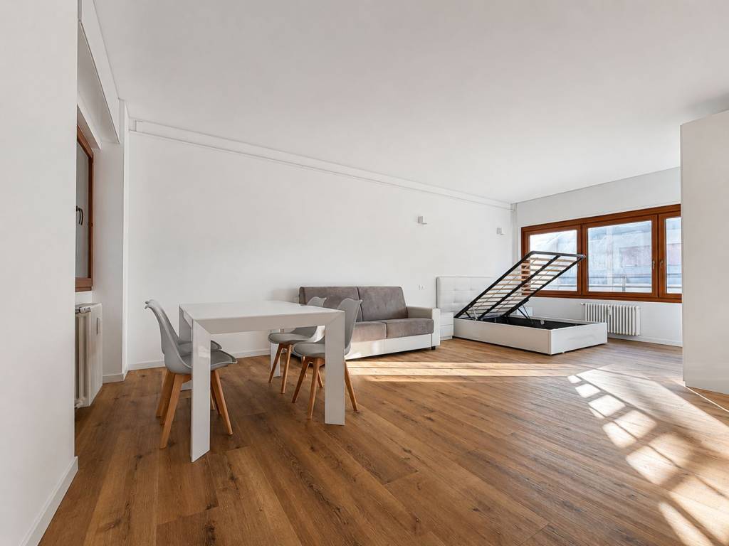 appartamento in vendita a Roma in zona Ostiense