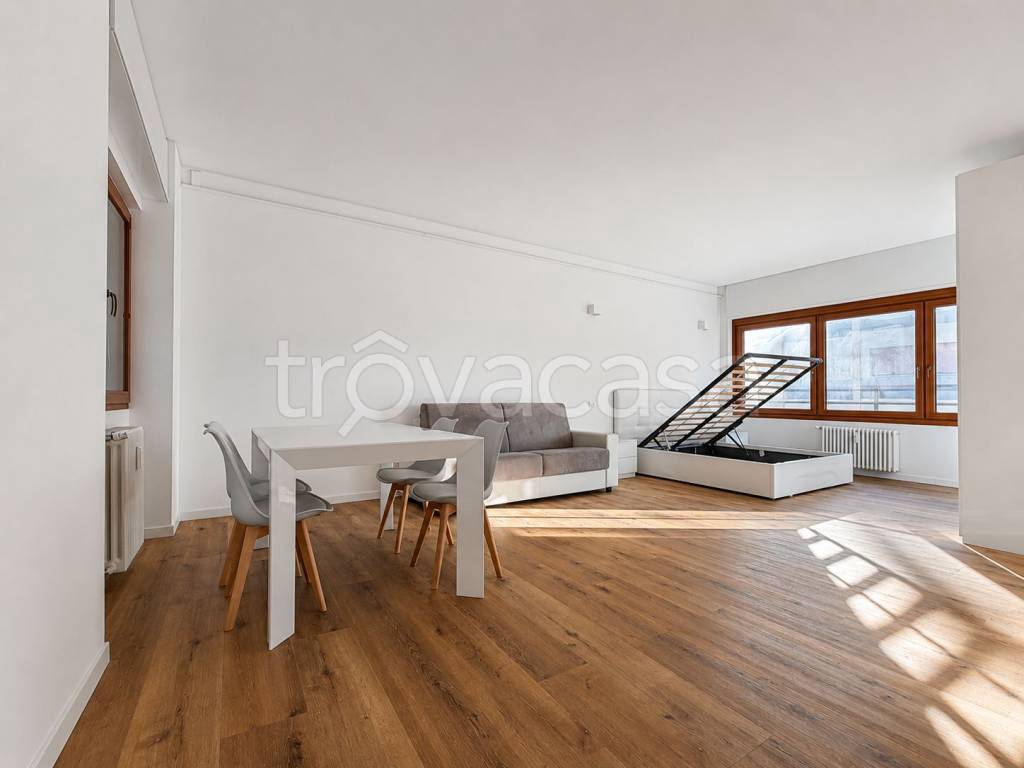 appartamento in vendita a Roma in zona Ostiense