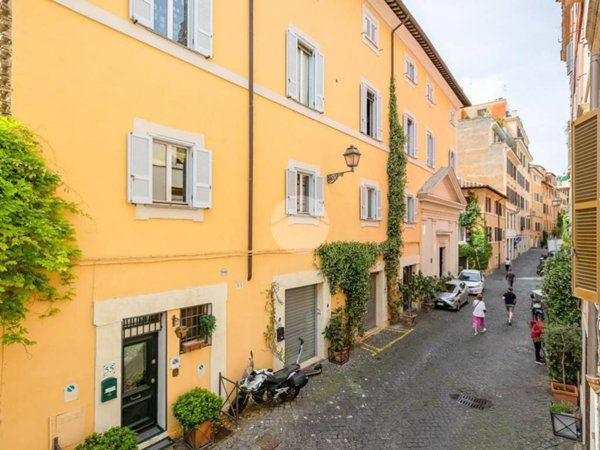 appartamento in vendita a Roma in zona Rione Monti/Campitelli