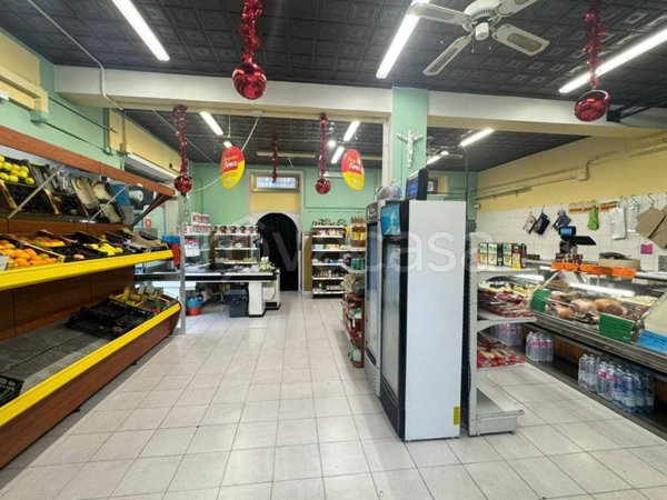 negozio in vendita a Roma in zona Fidene