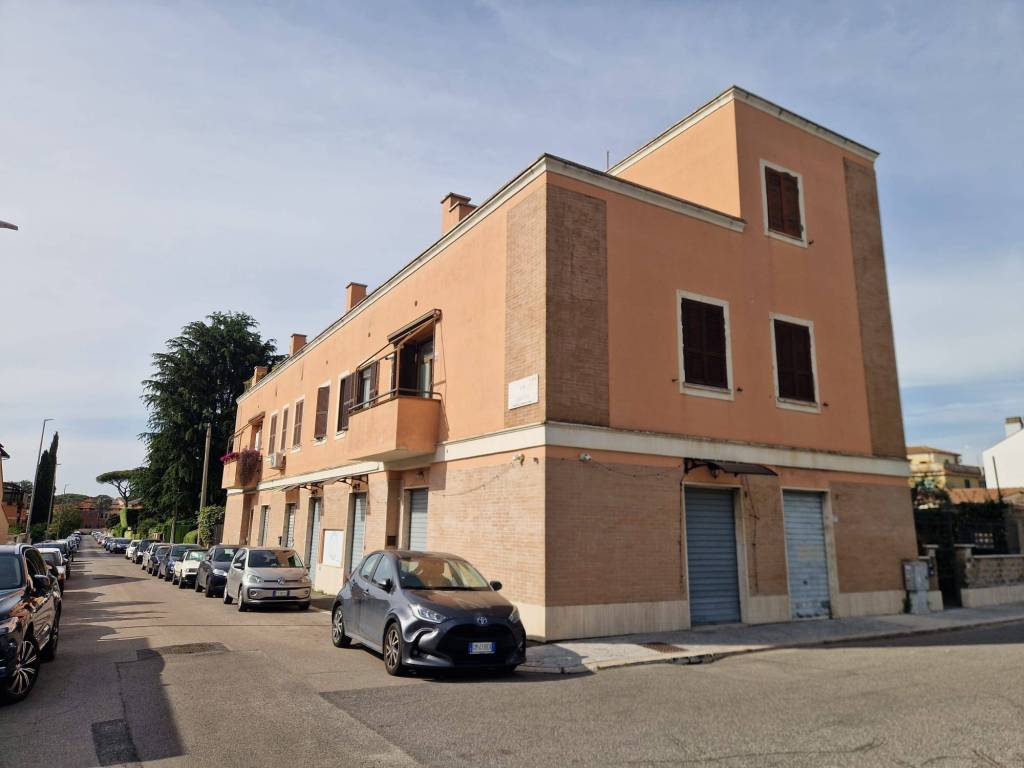 appartamento in vendita a Roma in zona Appio Claudio