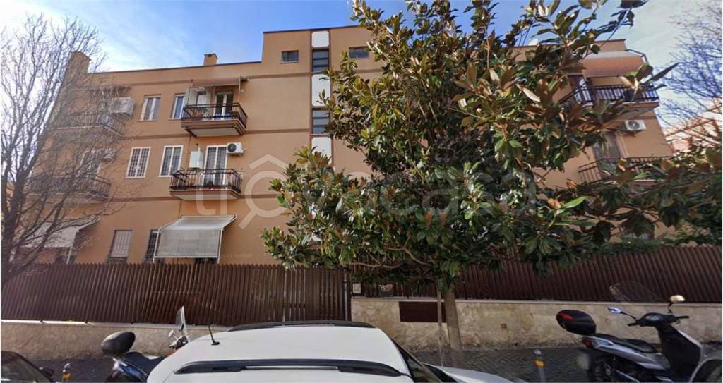 appartamento in vendita a Roma in zona Prenestino-Centocelle