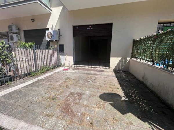 locale di sgombero in vendita a Roma in zona San Basilio