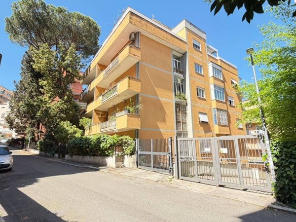 appartamento in vendita a Roma in zona Tor di Quinto