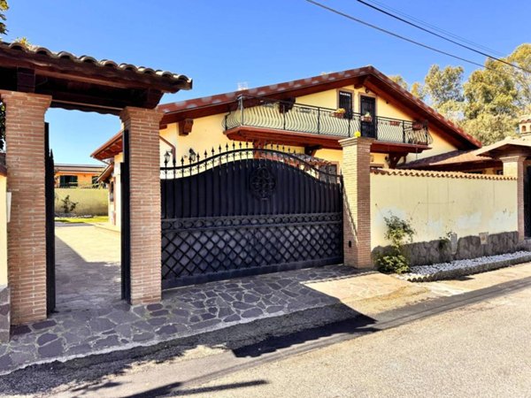 casa indipendente in vendita a Roma in zona Dragona/Bagnoletto