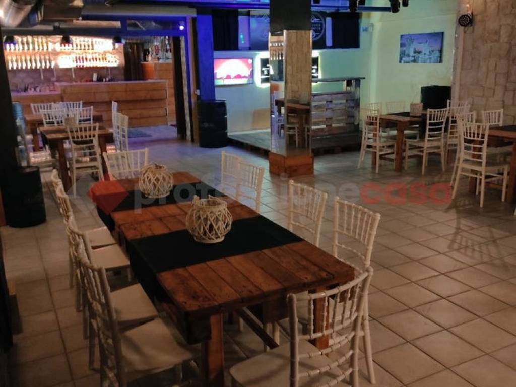 negozio in vendita a Roma in zona Borghesiana