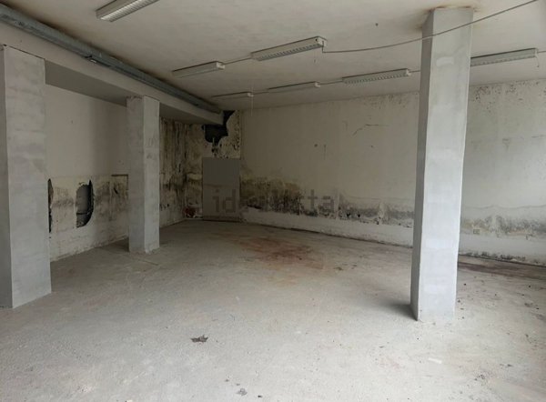 negozio in vendita a Roma in zona Ponte Galeria