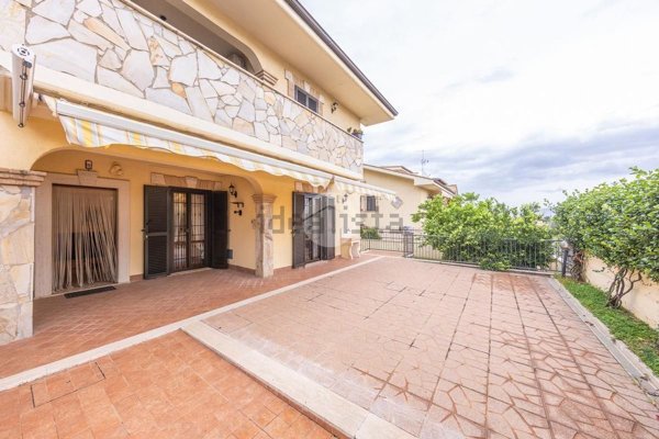 appartamento in vendita a Roma in zona Castelverde