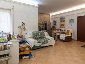 appartamento in vendita a Roma in zona Ostiense