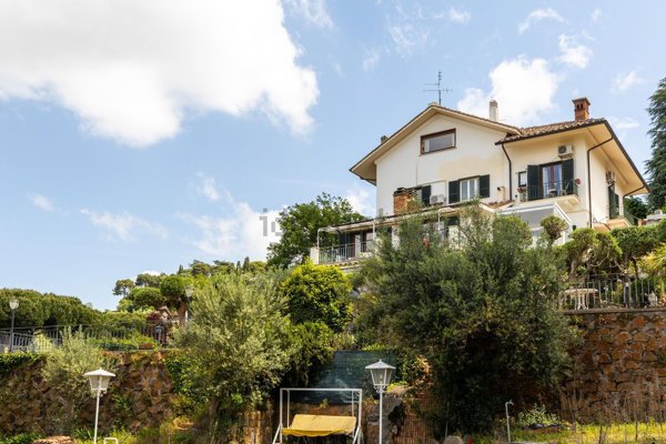 casa indipendente in vendita a Roma in zona Casal Morena