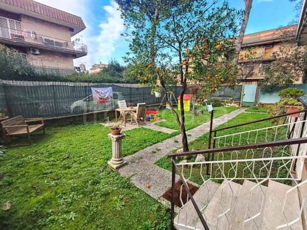 appartamento in vendita a Roma in zona Casal Morena